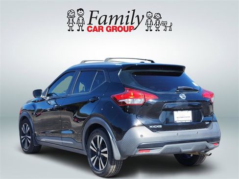 Used 2020 Nissan Kicks SR w/ SR Premium Package image 3