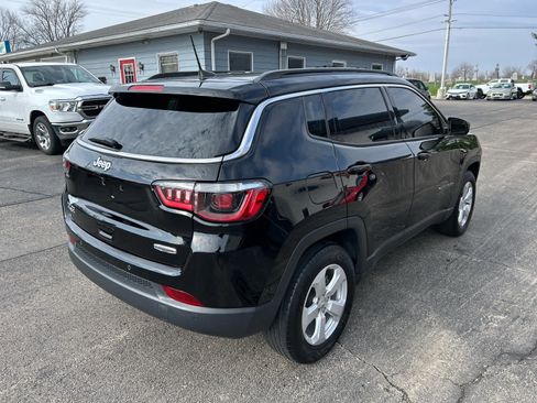Used 2021 Jeep Compass Latitude w/ Driver Assistance Group image 3
