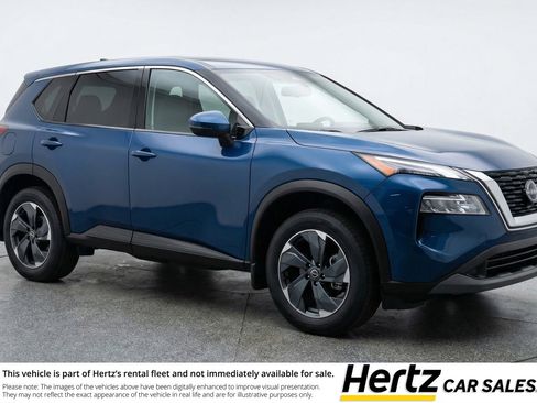 Used 2025 Nissan Rogue SV image 1
