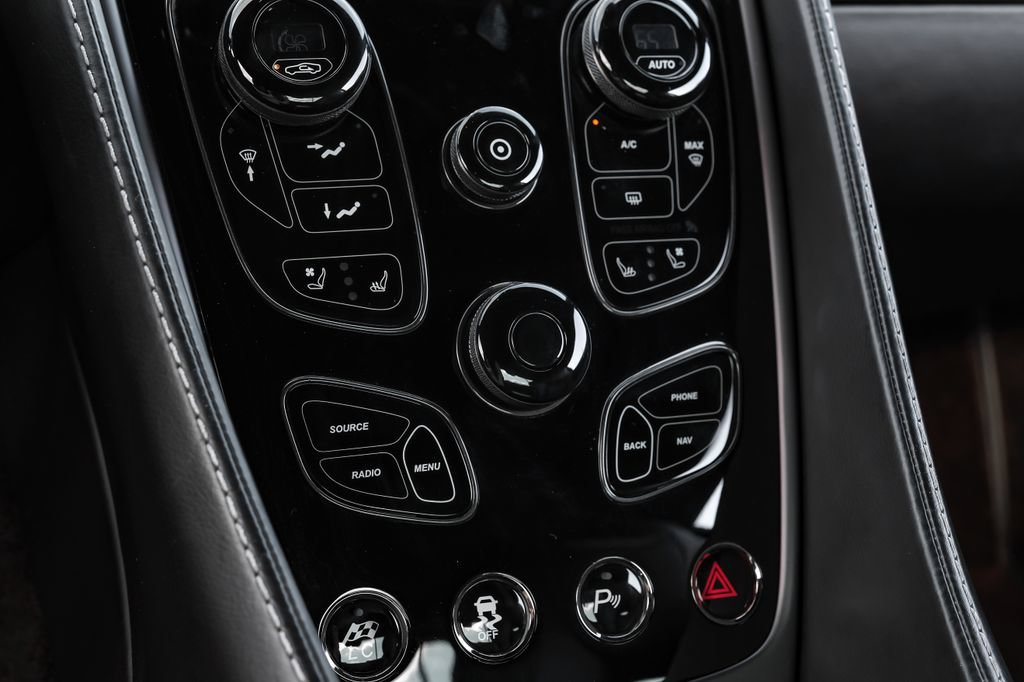 Used 2016 Aston Martin Vanquish Coupe RWD image 22