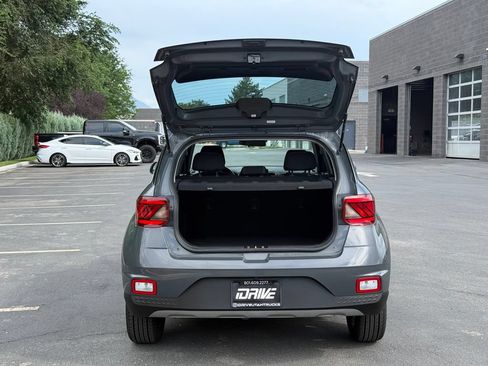 Used 2023 Hyundai Venue SEL w/ Cargo Package FWD image 12