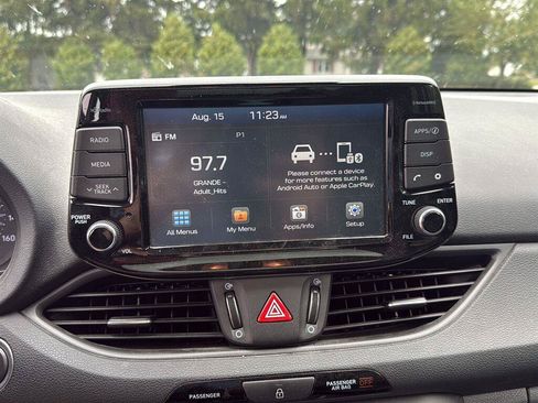 Used 2019 Hyundai Elantra GT w/ Style Package 02 FWD image 10