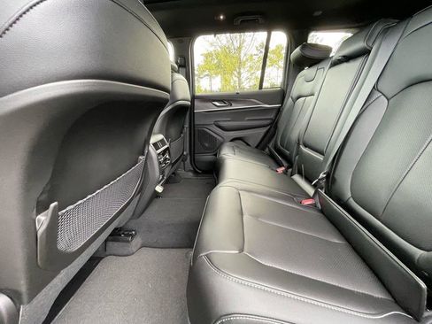 New 2025 Jeep Grand Cherokee Limited w/ Luxury Tech Group II image 34