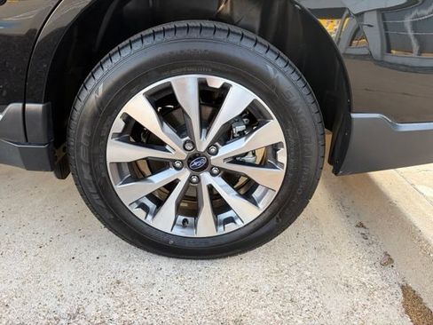 Used 2019 Subaru Outback 3.6R Touring AWD/4WD image 4
