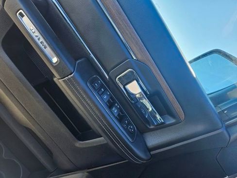 Used 2016 RAM 1500 Laramie w/ Convenience Group image 11