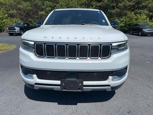 Used 2024 Jeep Wagoneer L Series II w/ Flexible Seating Group AWD/4WD image 2