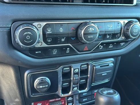 Used 2024 Jeep Wrangler Unlimited Rubicon w/ XTREMEE 35" Tire Package image 27