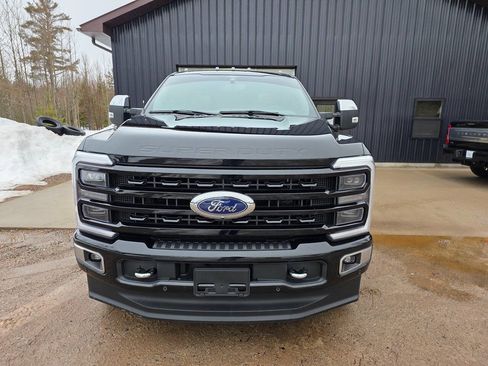 Used 2024 Ford F350 Platinum w/ FX4 Off-Road Package image 12