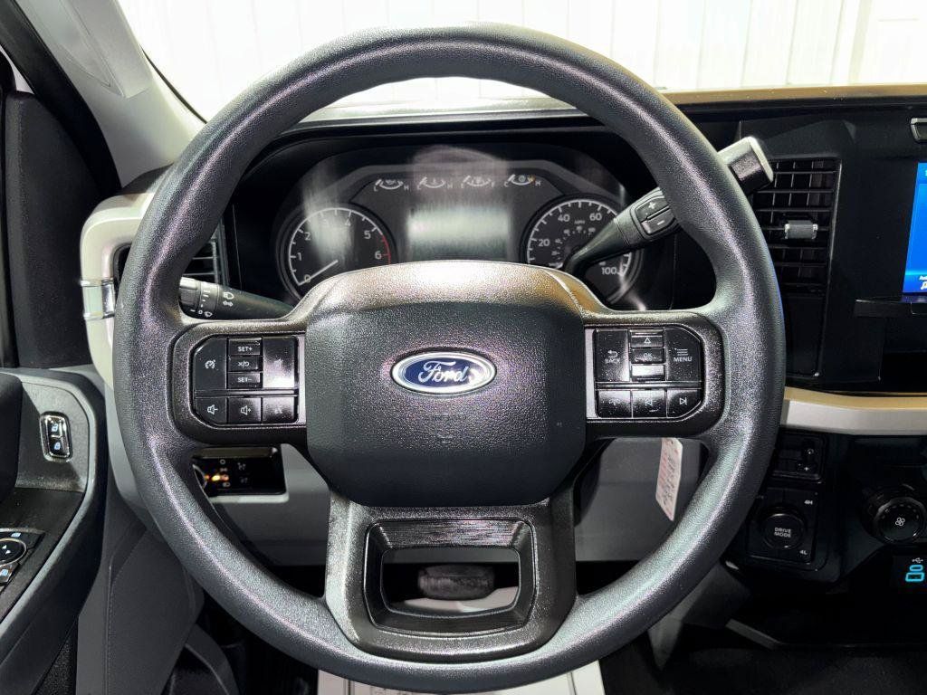 Used 2023 Ford F250 XL w/ STX Appearance Package AWD/4WD image 18