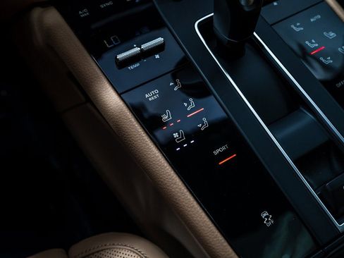 New 2026 Porsche Macan image 20