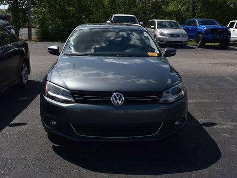 Used 2013 Volkswagen Jetta SEL image 2
