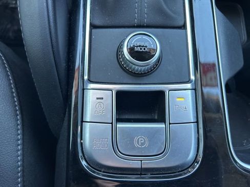 Used 2024 Kia Telluride EX w/ EX Captain's Chair Package image 29