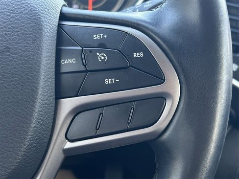 Used 2021 Jeep Cherokee Latitude Lux image 36