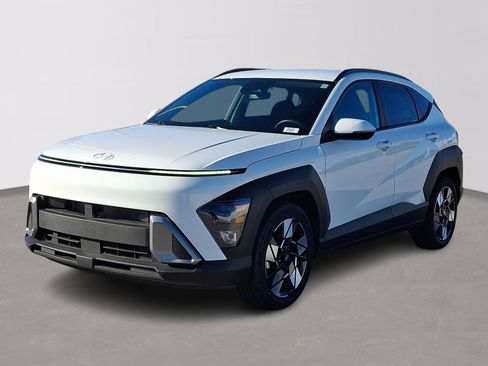 Used 2025 Hyundai Kona SEL image 3