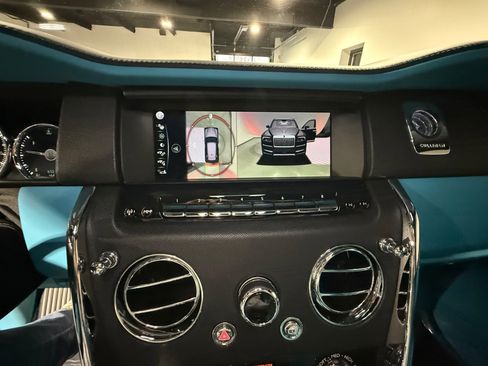 Used 2023 Rolls-Royce Cullinan w/ Cullinan Package image 52