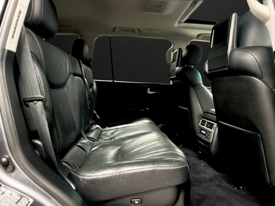 Used 2015 Lexus LX 570 4WD w/ Luxury Package image 24
