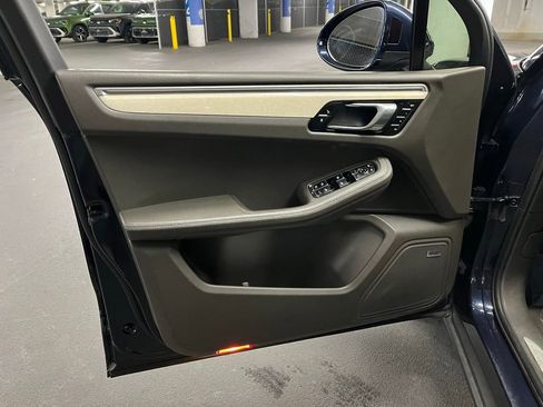 Used 2017 Porsche Macan S image 18