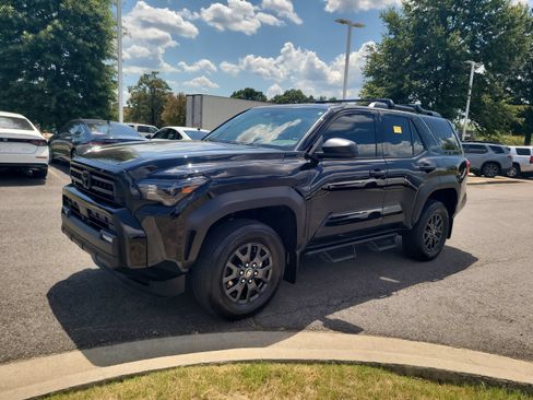 Used 2025 Toyota 4Runner SR5 AWD/4WD image 7