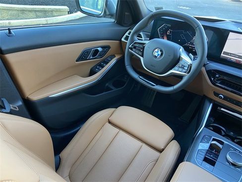 Used 2025 BMW 330i xDrive Sedan w/ M Sport Package image 17