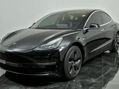 Used 2018 Tesla Model 3 Mid Range RWD image 5