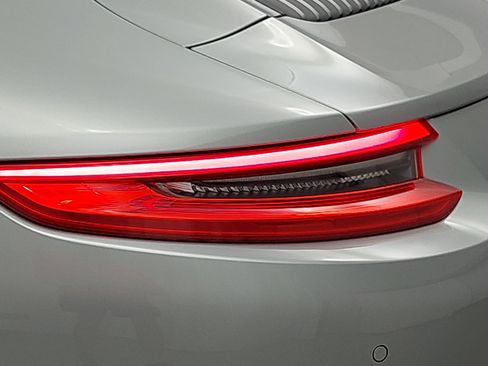 Certified 2018 Porsche 911 Carrera RWD image 35
