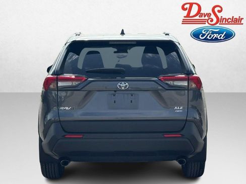 Used 2021 Toyota RAV4 XLE w/ XLE Grade Weather Package image 8