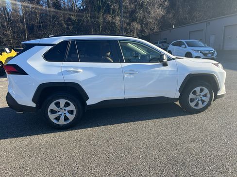 Used 2019 Toyota RAV4 LE image 6