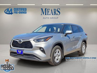 Used 2024 Toyota Highlander LE