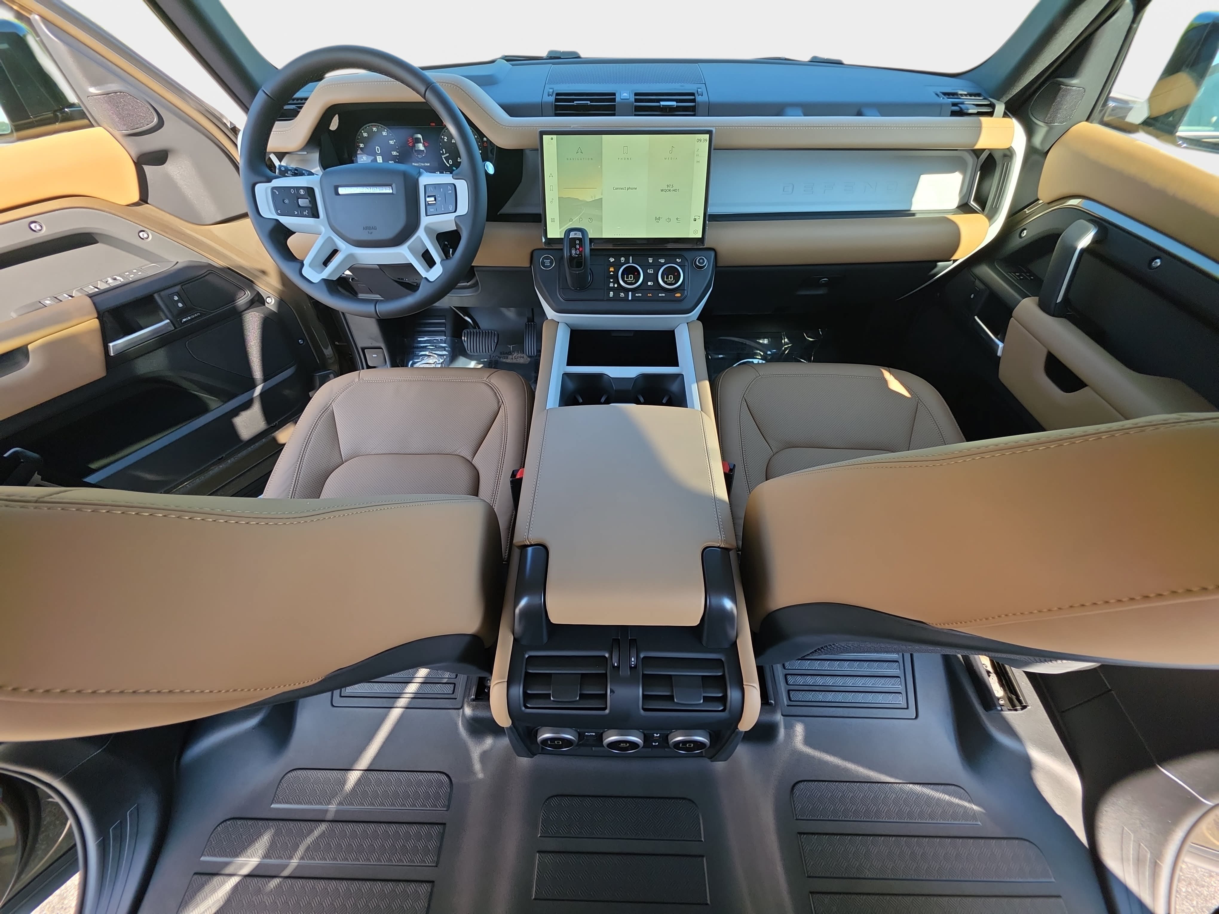 New 2026 Land Rover Defender 110 S AWD/4WD image 9