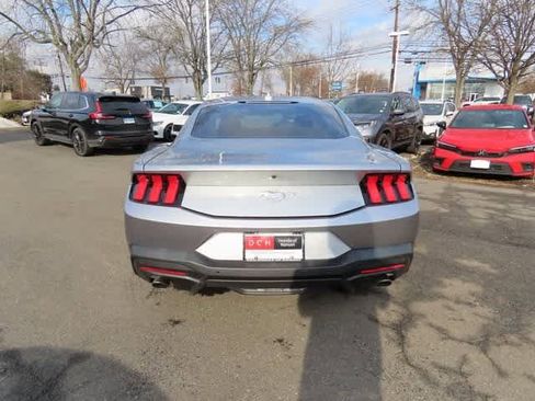 Used 2024 Ford Mustang Coupe image 5