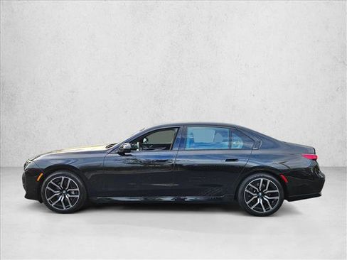 Used 2025 BMW 740i xDrive 740i xDrive image 9
