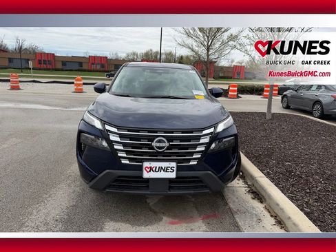 Used 2025 Nissan Rogue SV AWD/4WD image 3