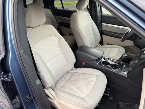 Used 2019 Ford Explorer 4WD w/ Class III Trailer Tow Package image 21