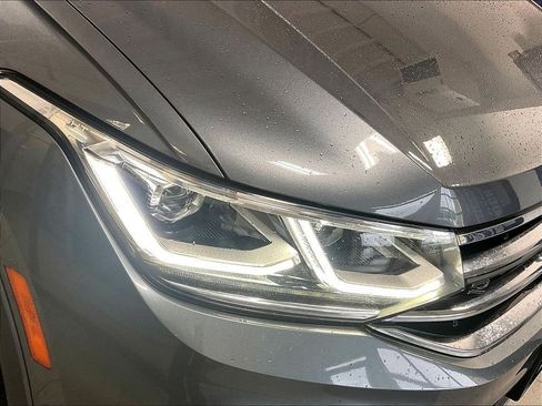 Used 2022 Volkswagen Tiguan SEL R-Line AWD/4WD image 33
