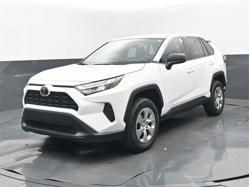 Used 2023 Toyota RAV4 LE image 21