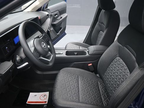 New 2026 Nissan Kicks SV image 9