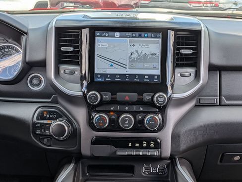 Used 2022 RAM 1500 Big Horn AWD/4WD image 3