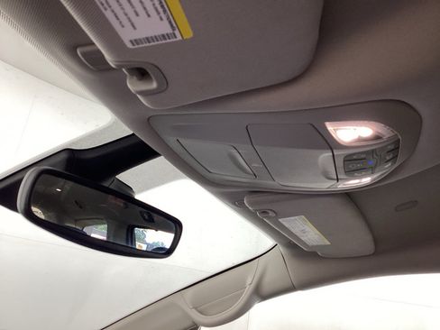 Used 2023 Chrysler Pacifica Touring-L FWD image 28