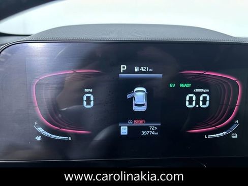 New 2023 Kia Niro EX Touring image 17