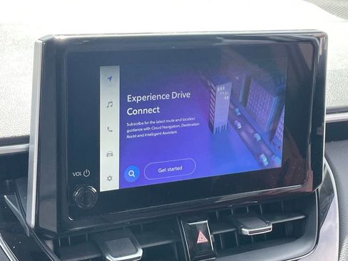 Used 2024 Toyota Corolla Cross XLE w/ Convenience Package image 10