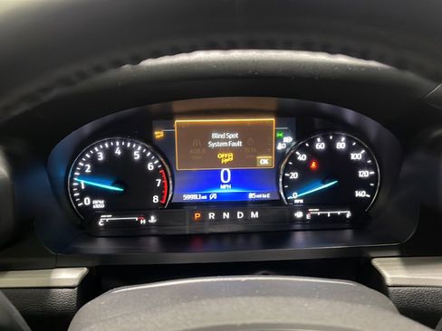 Used 2020 Ford Explorer XLT w/ Equipment Group 202A AWD/4WD image 5