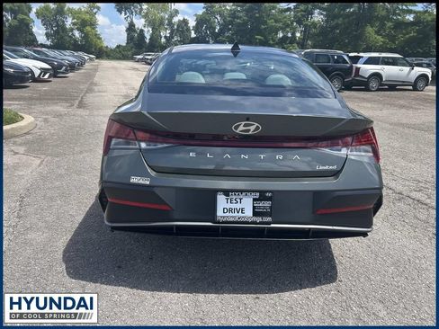 New 2026 Hyundai Elantra Limited FWD image 6