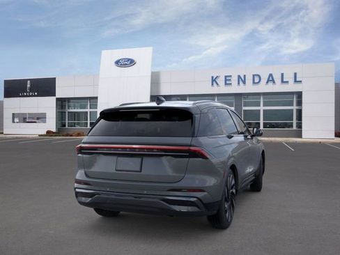 Used 2025 Lincoln Nautilus Reserve w/ Jet Appearance Package image 8