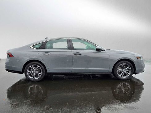 New 2025 Honda Accord EX-L image 2