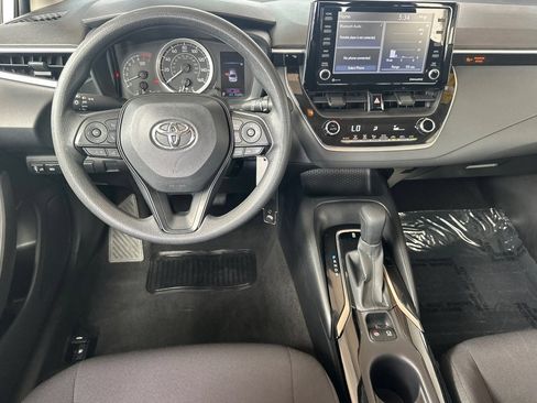 Used 2022 Toyota Corolla LE FWD image 16