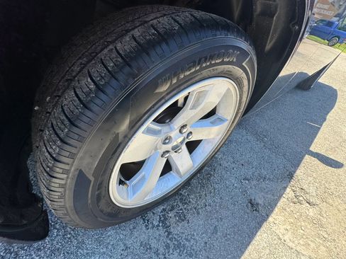 Used 2012 Dodge Challenger SXT RWD image 33