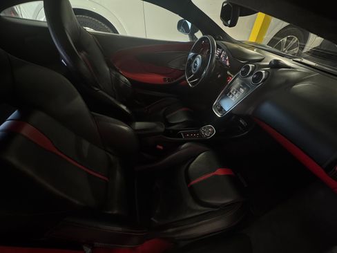 Used 2016 McLaren 570S Coupe image 39