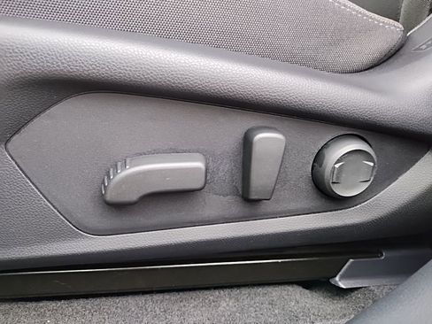 Certified 2026 Subaru Crosstrek 2.0i Premium image 24