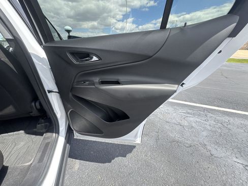 Used 2024 Chevrolet Equinox LT w/ LPO, Floor Liner Package FWD image 16