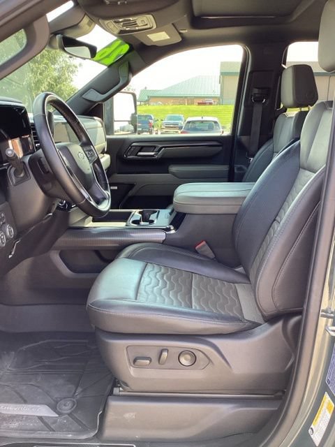 Used 2026 Chevrolet Silverado 2500 ZR2 w/ LPO, Dark Essentials Package AWD/4WD image 10